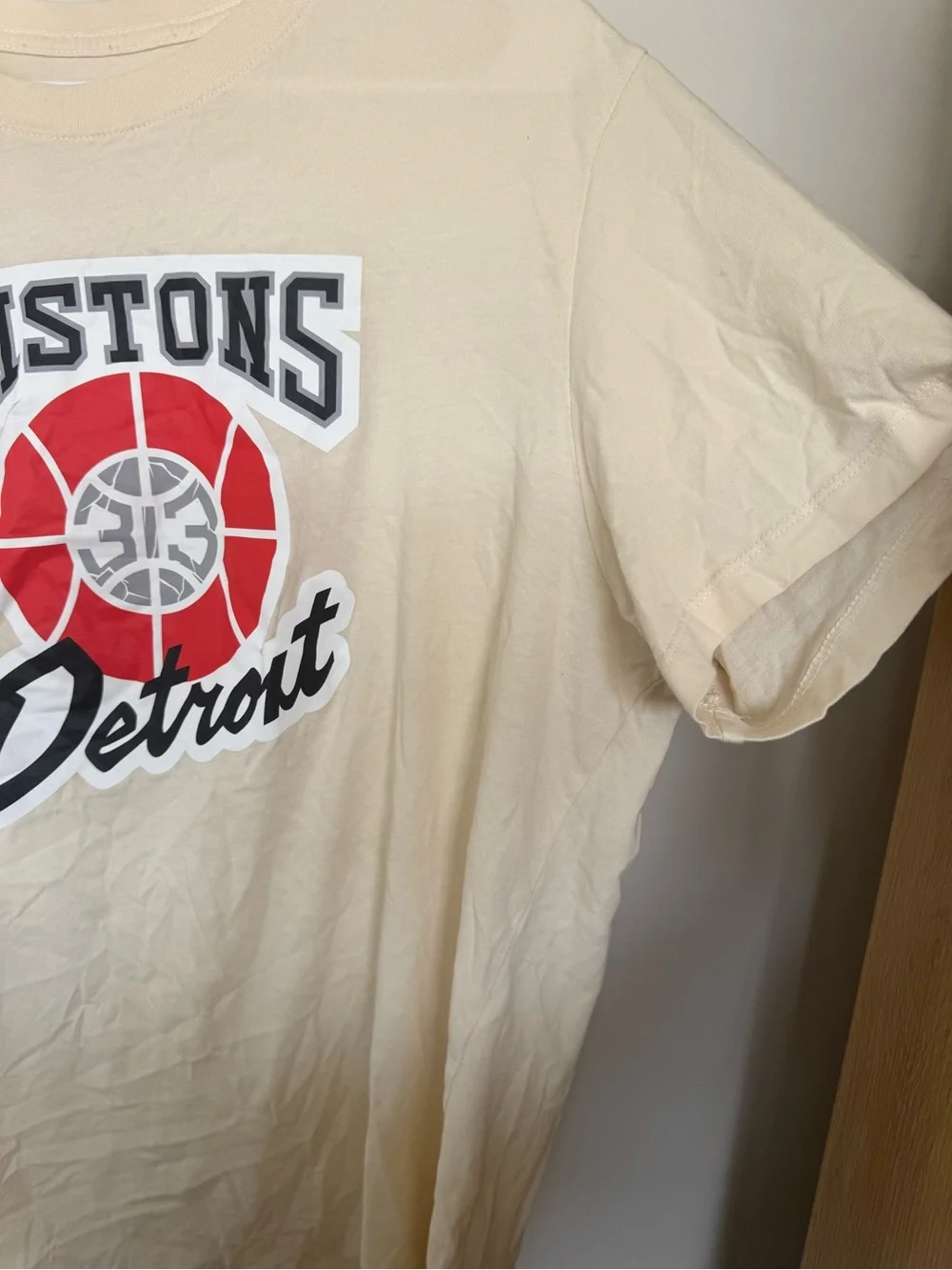 Nike Beige Pistons Detroit Graphic Short Sleeve Tee XL